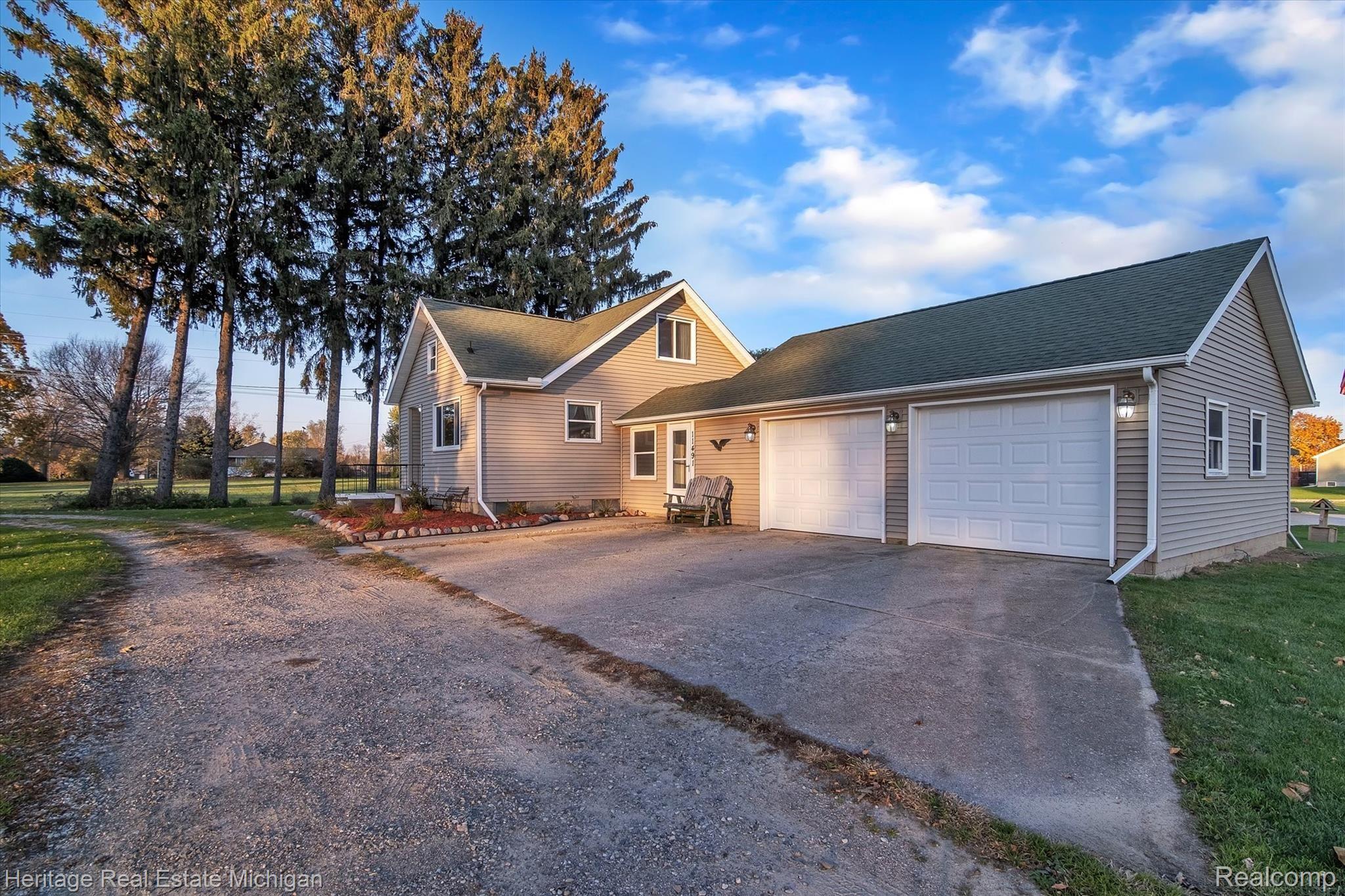 11491 South New Lothrop Road Durand, MI 48429 - Photo 27 of 37 attached 2.5 car garage