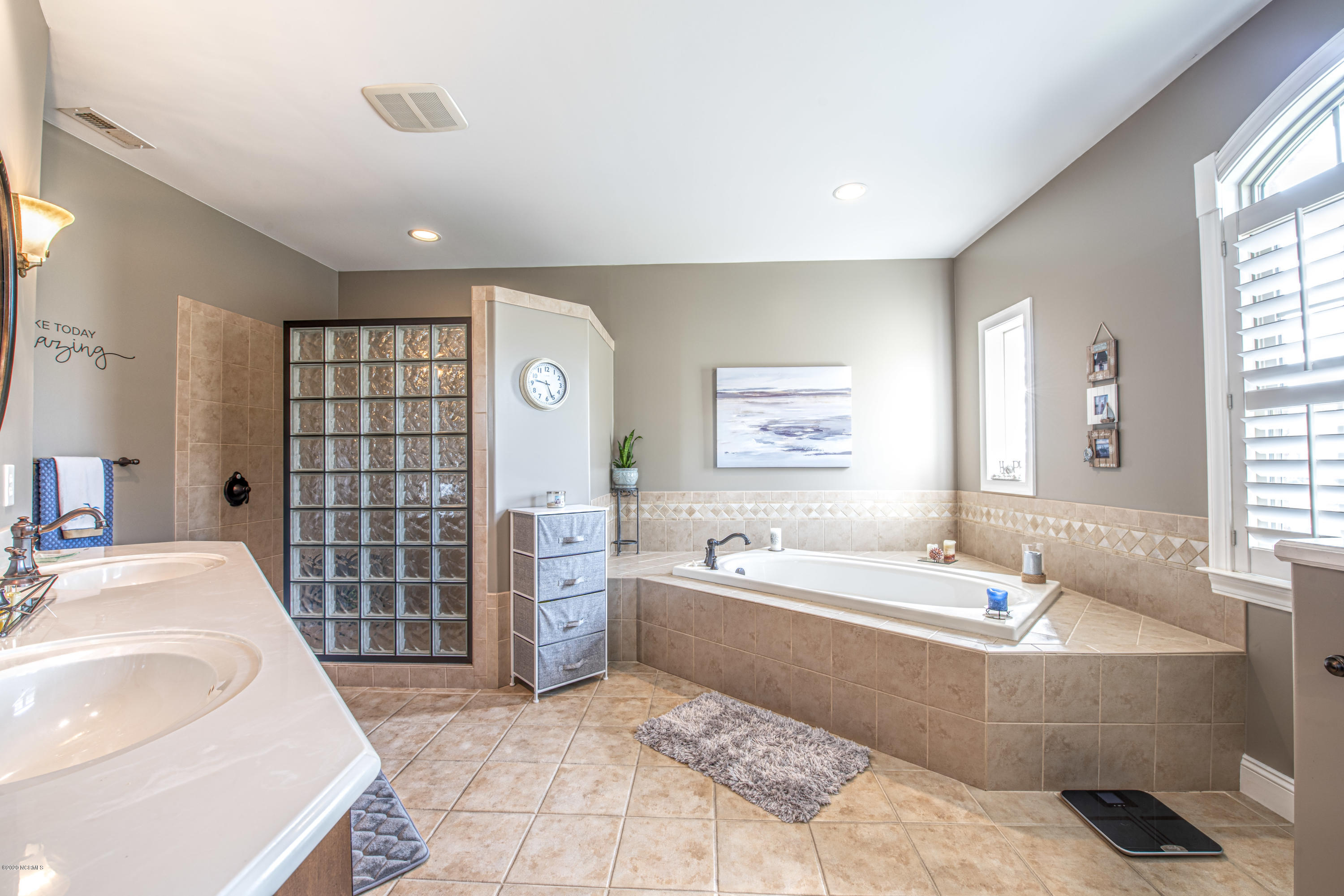 122 Teufen Road New Bern, NC 28562 - Photo 20 of 69 Master Bathroom
