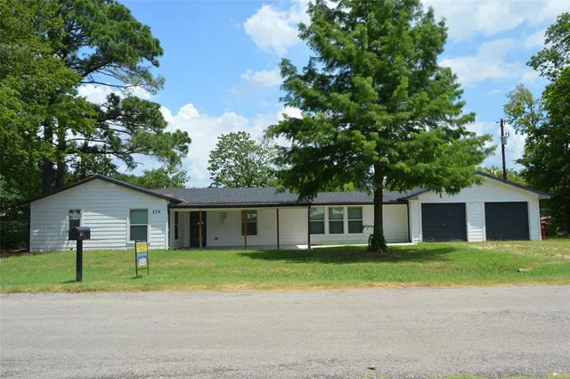 $209,900 | 224 Holly Drive, West Tawakoni, TX 75474
