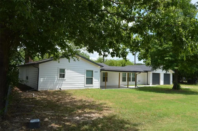 $209,900 | 224 Holly Drive, West Tawakoni, TX 75474