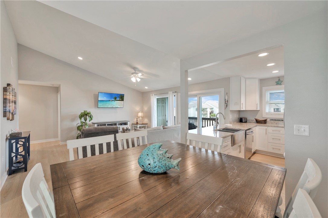 230 Cut-Off Road, Unit 205 Port Aransas, TX 78373 - Photo 13 of 37