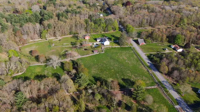 $995,000 | 246 Heritage Road, Putnam, CT 06260