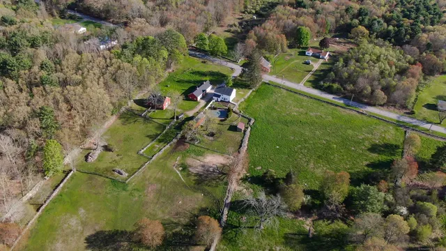 $995,000 | 246 Heritage Road, Putnam, CT 06260