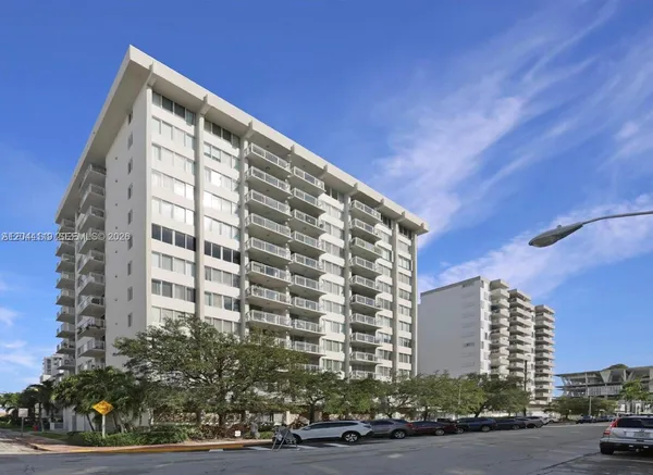 $3,500 | 1345 Lincoln Road, Unit 1003, Miami Beach, FL 33139
