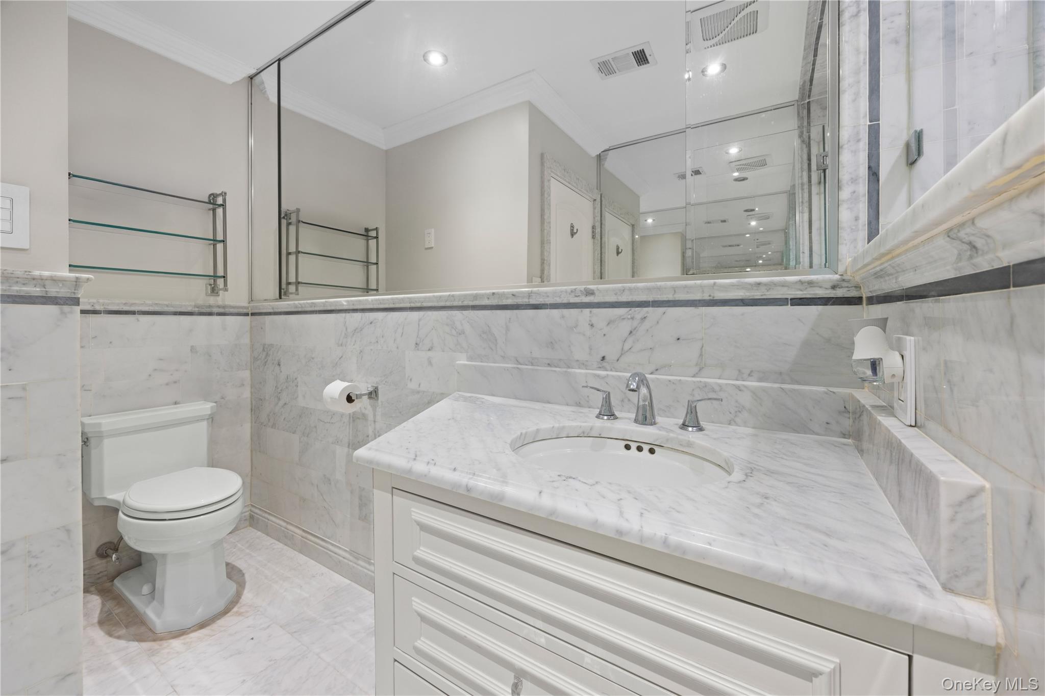 229 Ditmars Street Bronx, NY 10464 - Photo 7 of 22