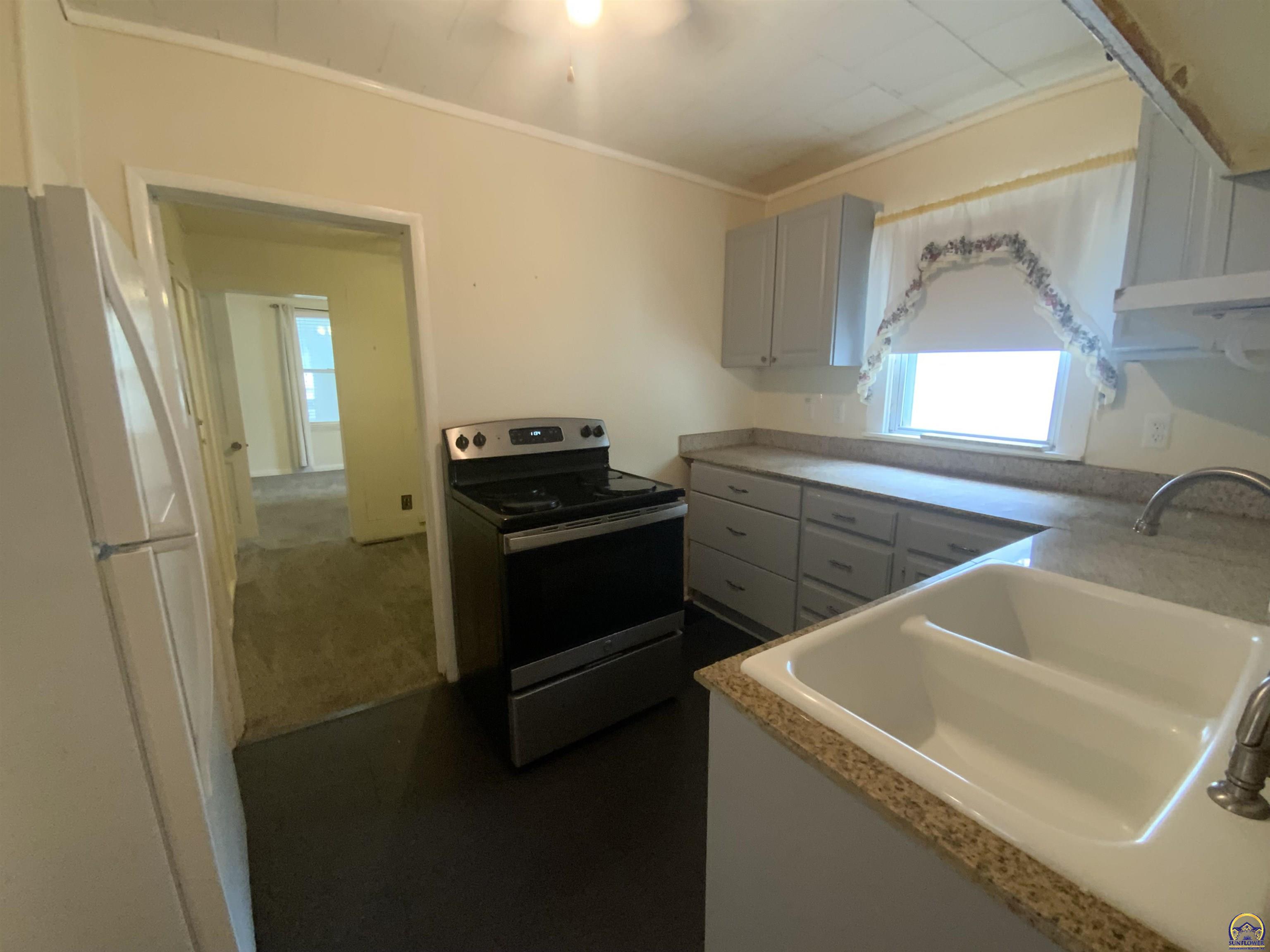 921 Southwest Frazier Avenue Topeka, KS 66606 - Photo 13 of 19 Gallery Image 13