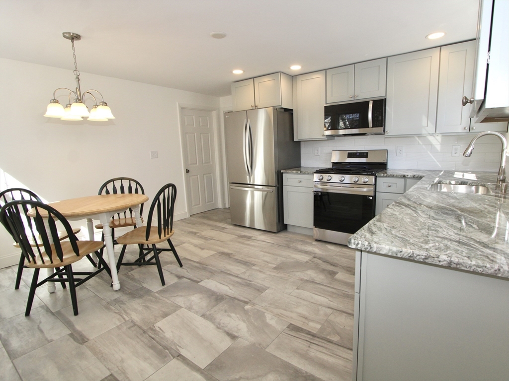 18 Palisades Street Worcester, MA 01604 - Photo 3 of 17