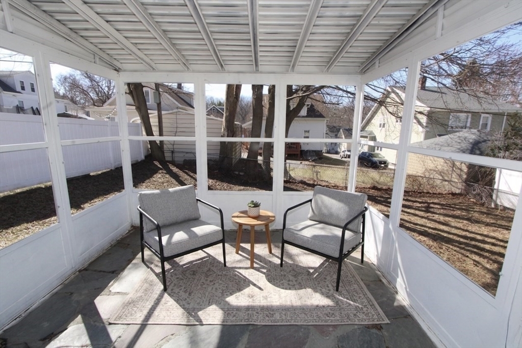 18 Palisades Street Worcester, MA 01604 - Photo 9 of 17