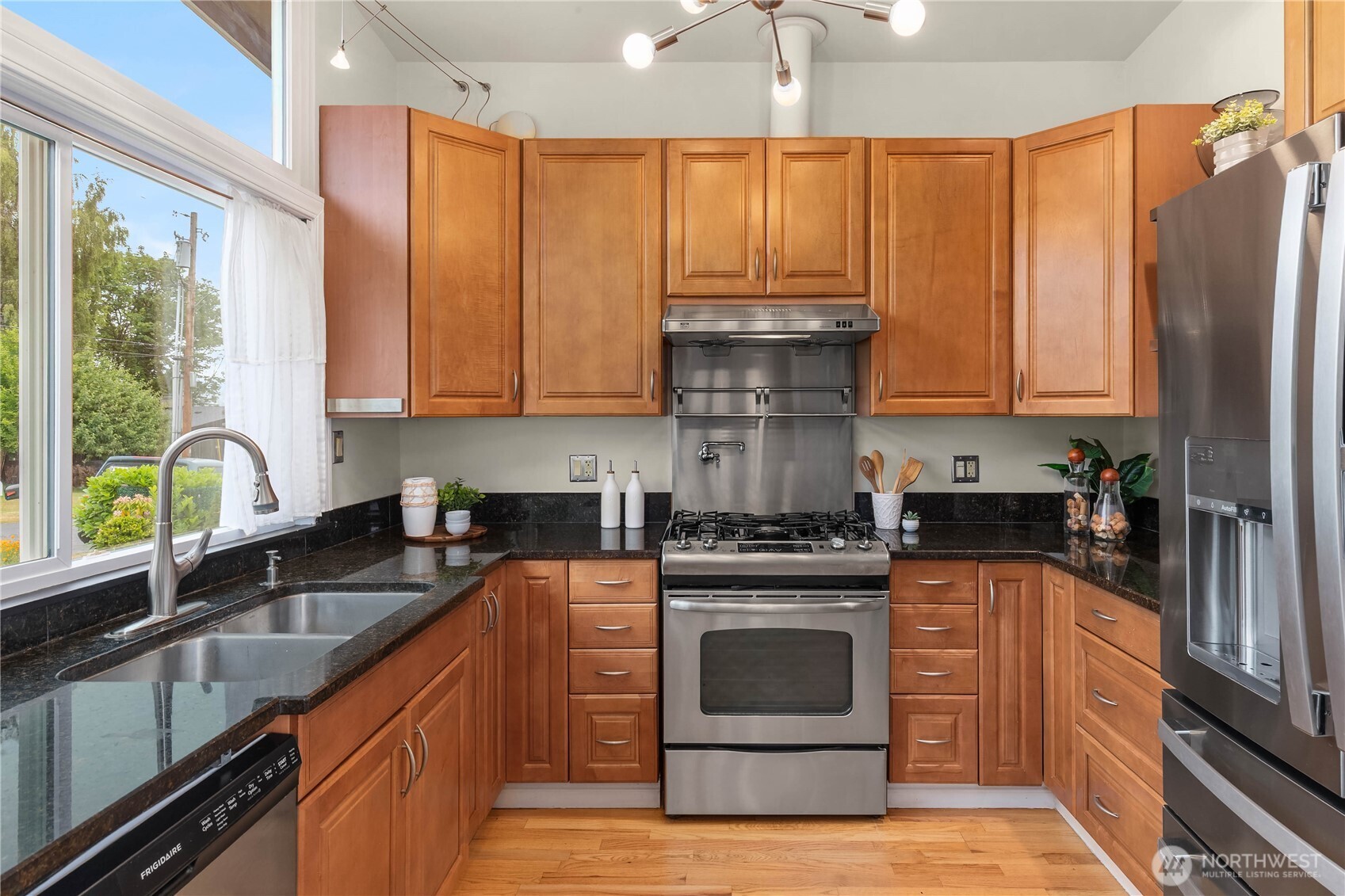 217 Northwest 6th Street Renton, WA 98057 - Photo 16 of 39