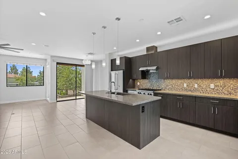$829,000 | 3233 North 70th Street, Unit 1023, Scottsdale, AZ 85251