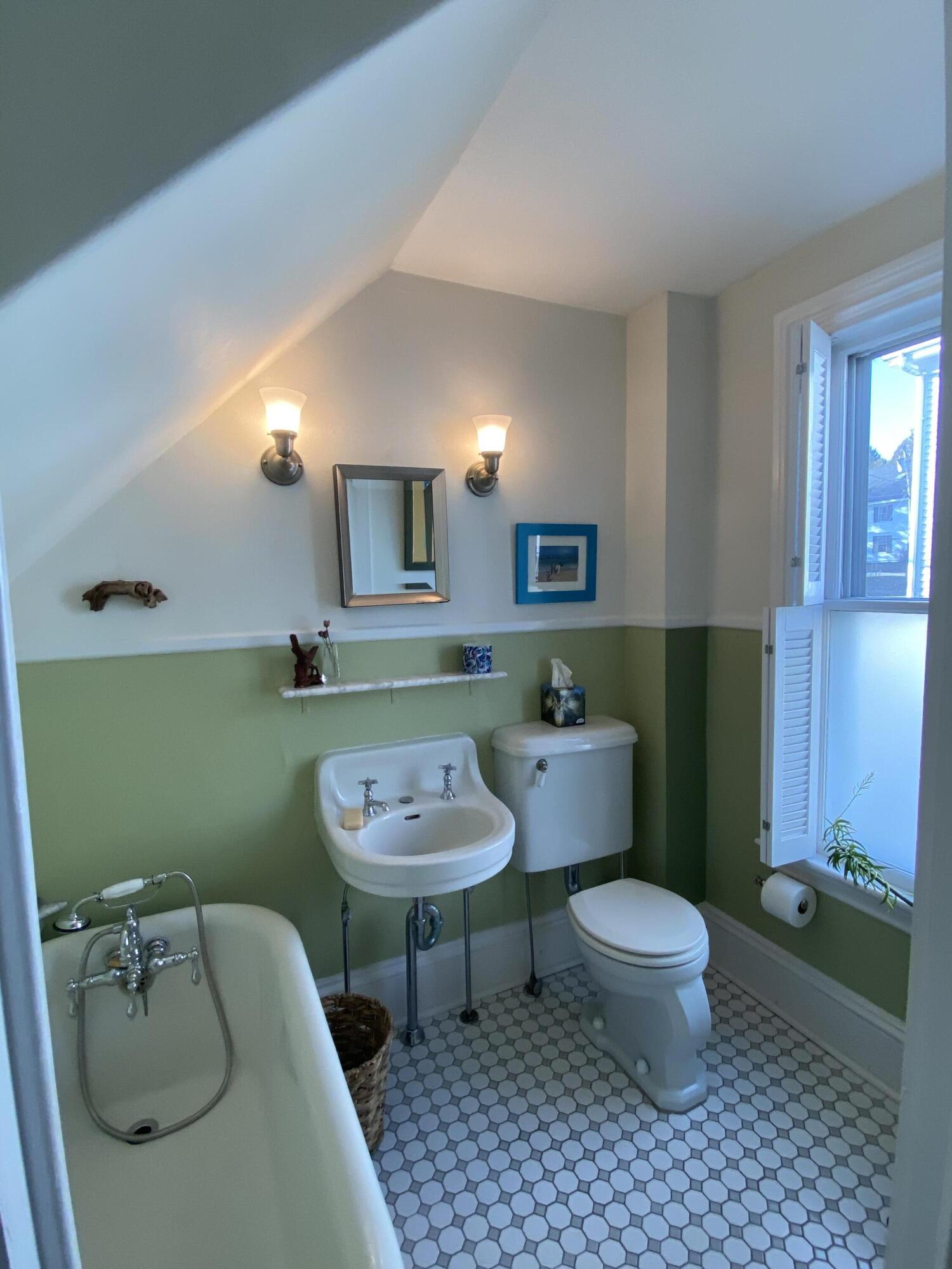20 Knox Street Thomaston, ME 04861 - Photo 14 of 51 D4C4AE62-6CE4-45A4-BB2A-C6179F6CD3D0
