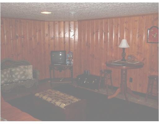 593 River Ridge Road McKeesport, PA 15133 - Photo 5 of 10 Family Room.
