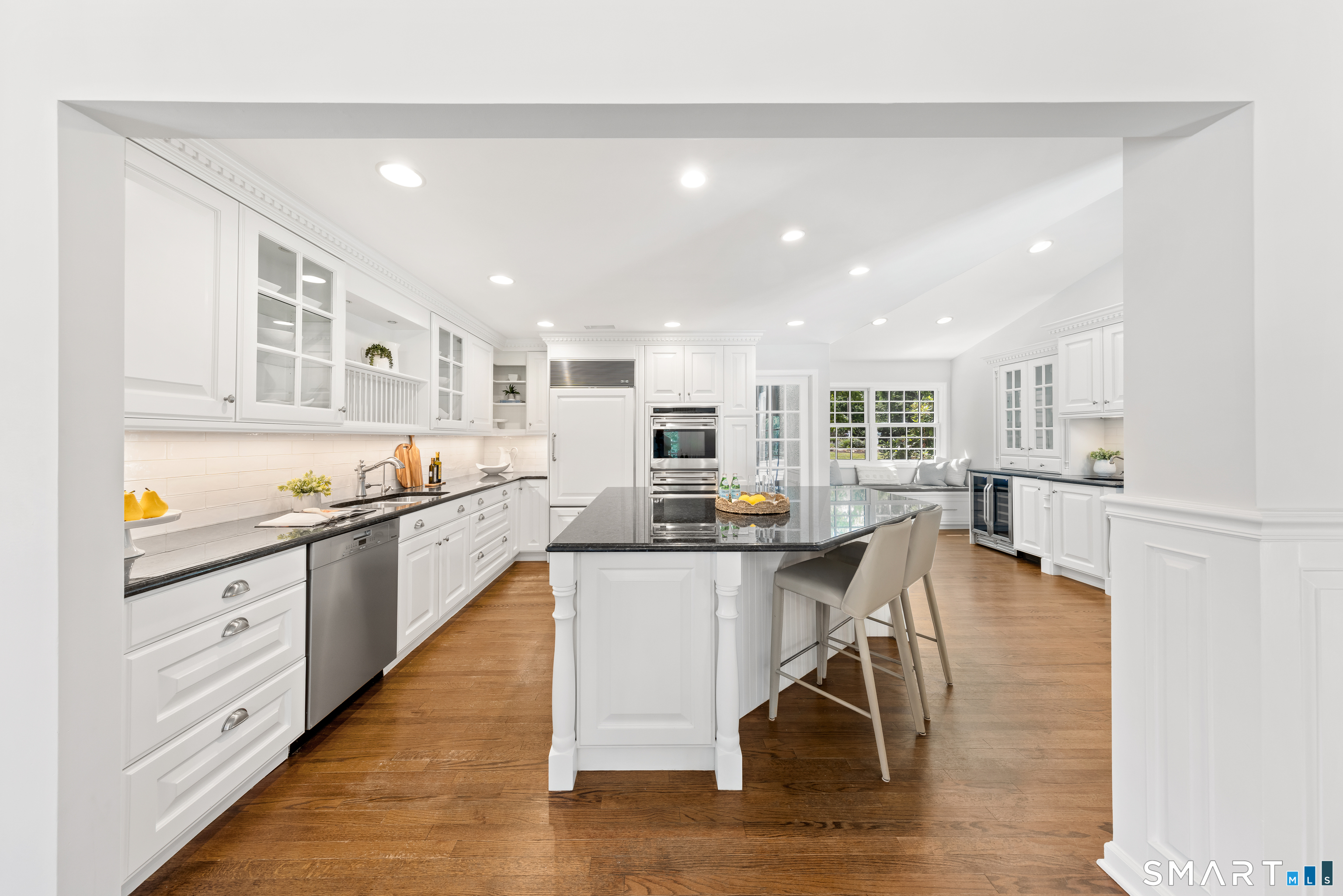 3050 Bronson Road Fairfield, CT 06824 - Photo 10 of 39