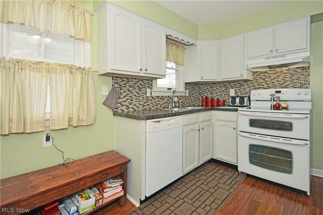 262 Hilliard Road Elyria, OH 44035 - Photo 5 of 28 Gallery Image 5