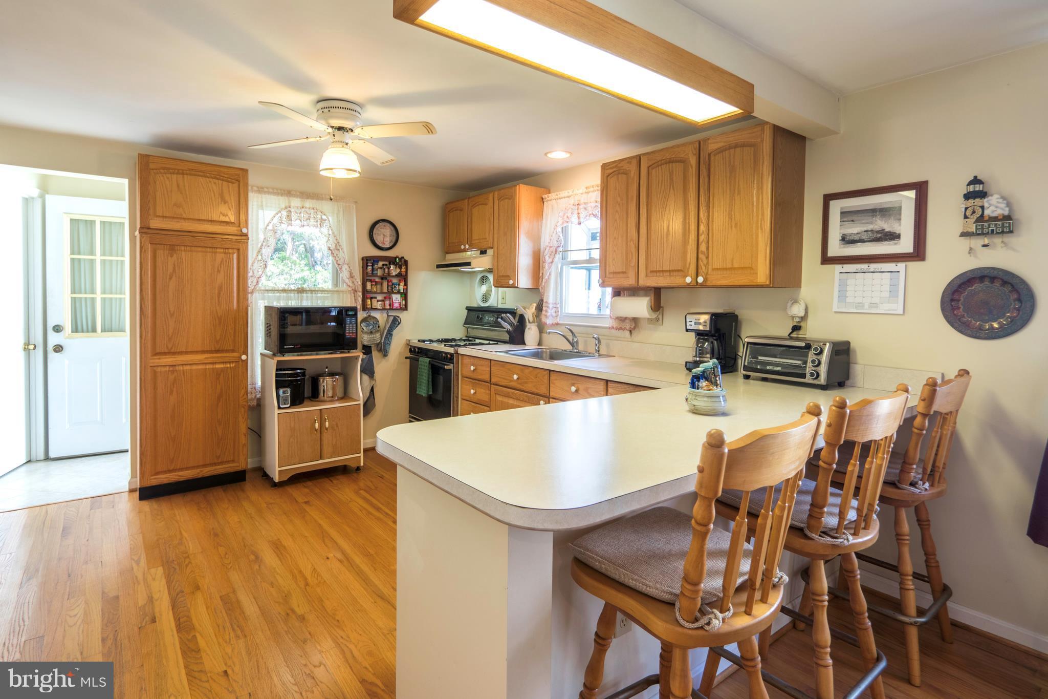 713 Red Cedar Road Annapolis, MD 21409 - Photo 14 of 30 Kitchen and Breakfast Bar make meals a breeze