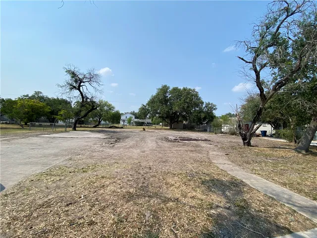 $72,000 | 1019 East Sinton Street, Sinton, TX 78387