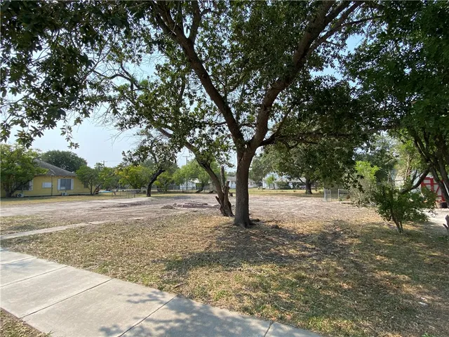 $72,000 | 1019 East Sinton Street, Sinton, TX 78387
