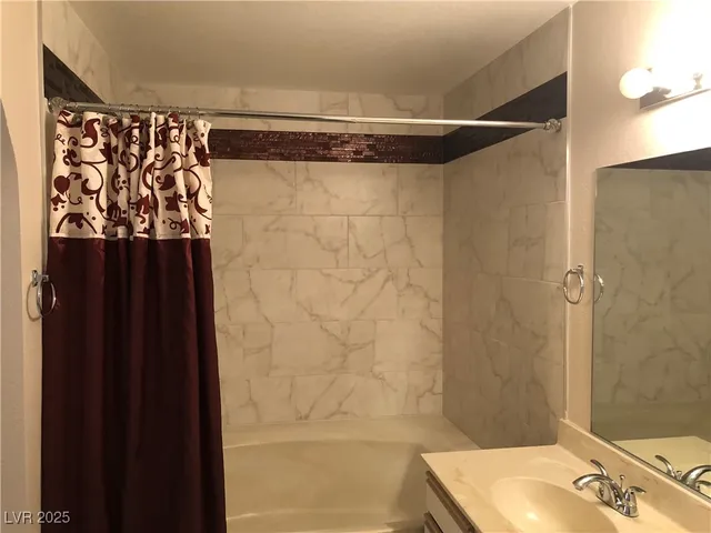 $1,995 | 2200 South Fort Apache Road, Unit 2199, Las Vegas, NV 89117