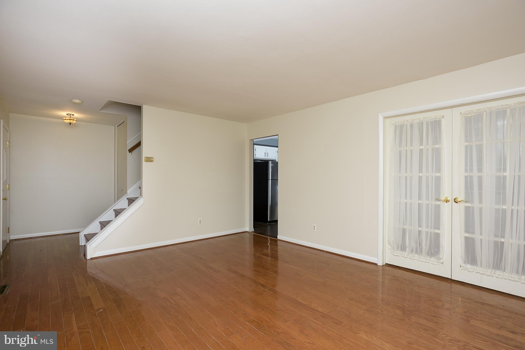 308 Janet Road Reisterstown, MD 21136 - Photo 5 of 26 Living Room