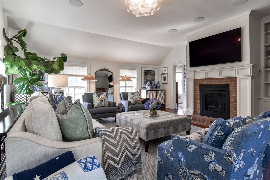 178 Dedham Street Dover, MA 02030 - Photo 6 of 41