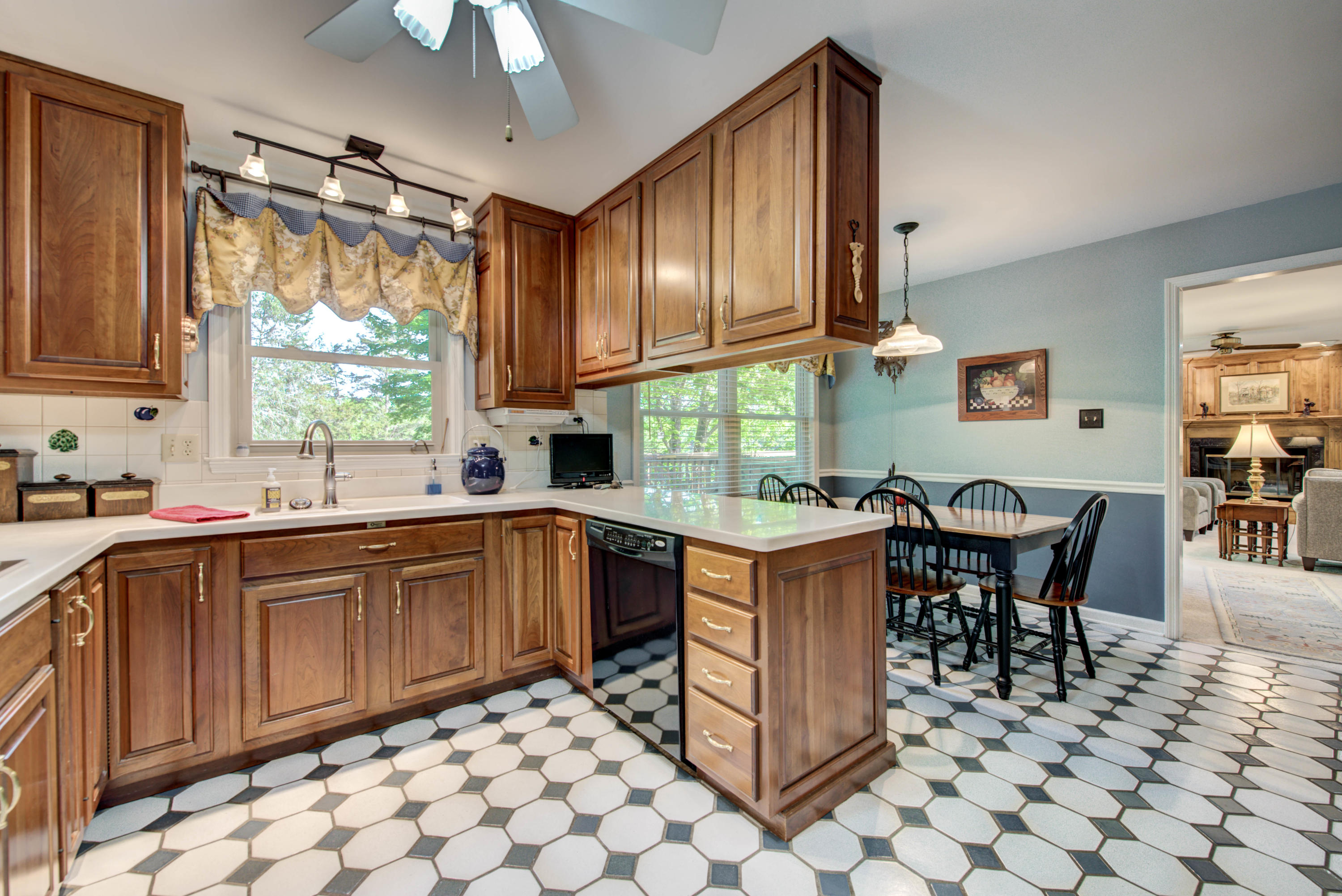 110 Connors Drive Oak Ridge, TN 37830 - Photo 9 of 40 11