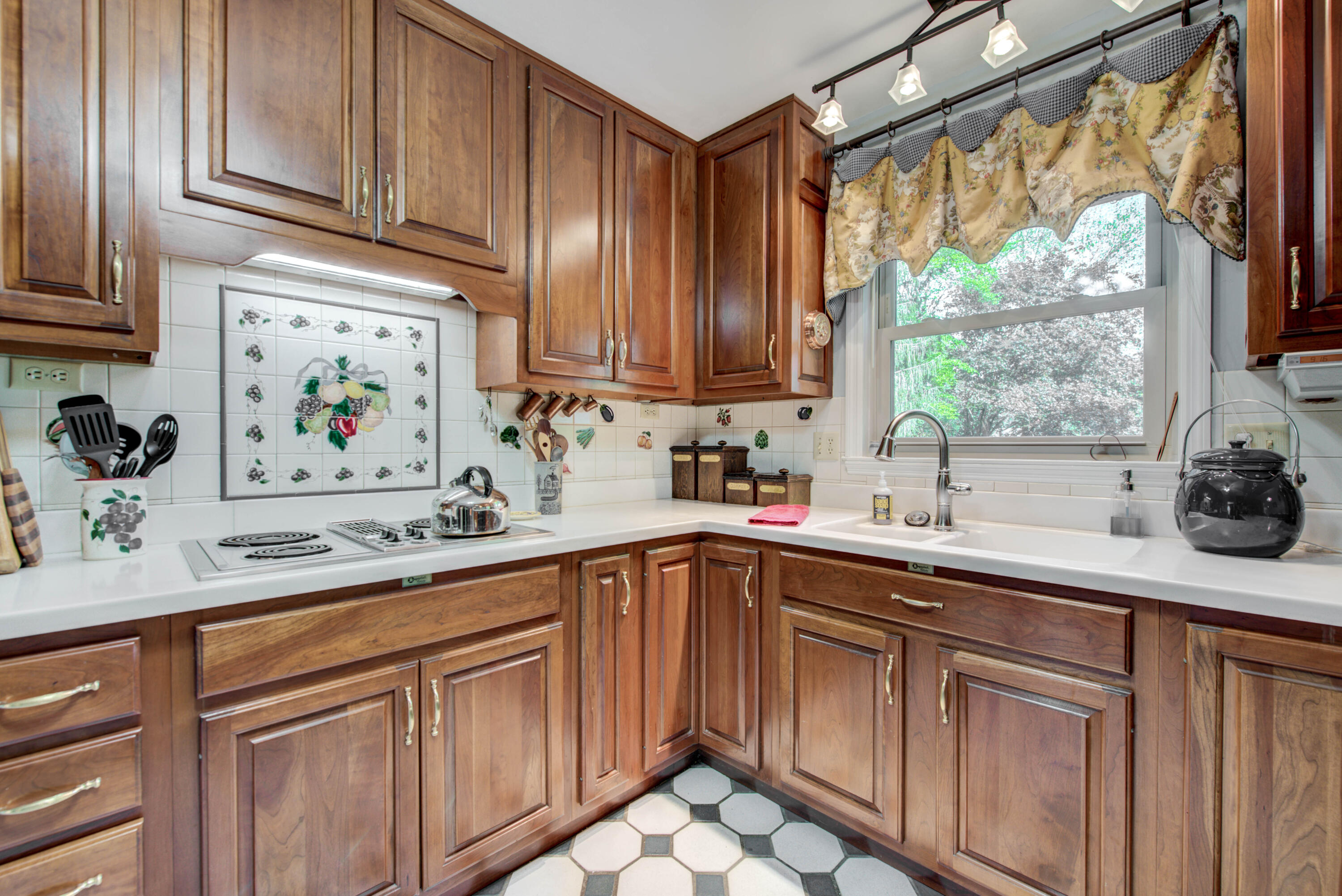 110 Connors Drive Oak Ridge, TN 37830 - Photo 10 of 40 12