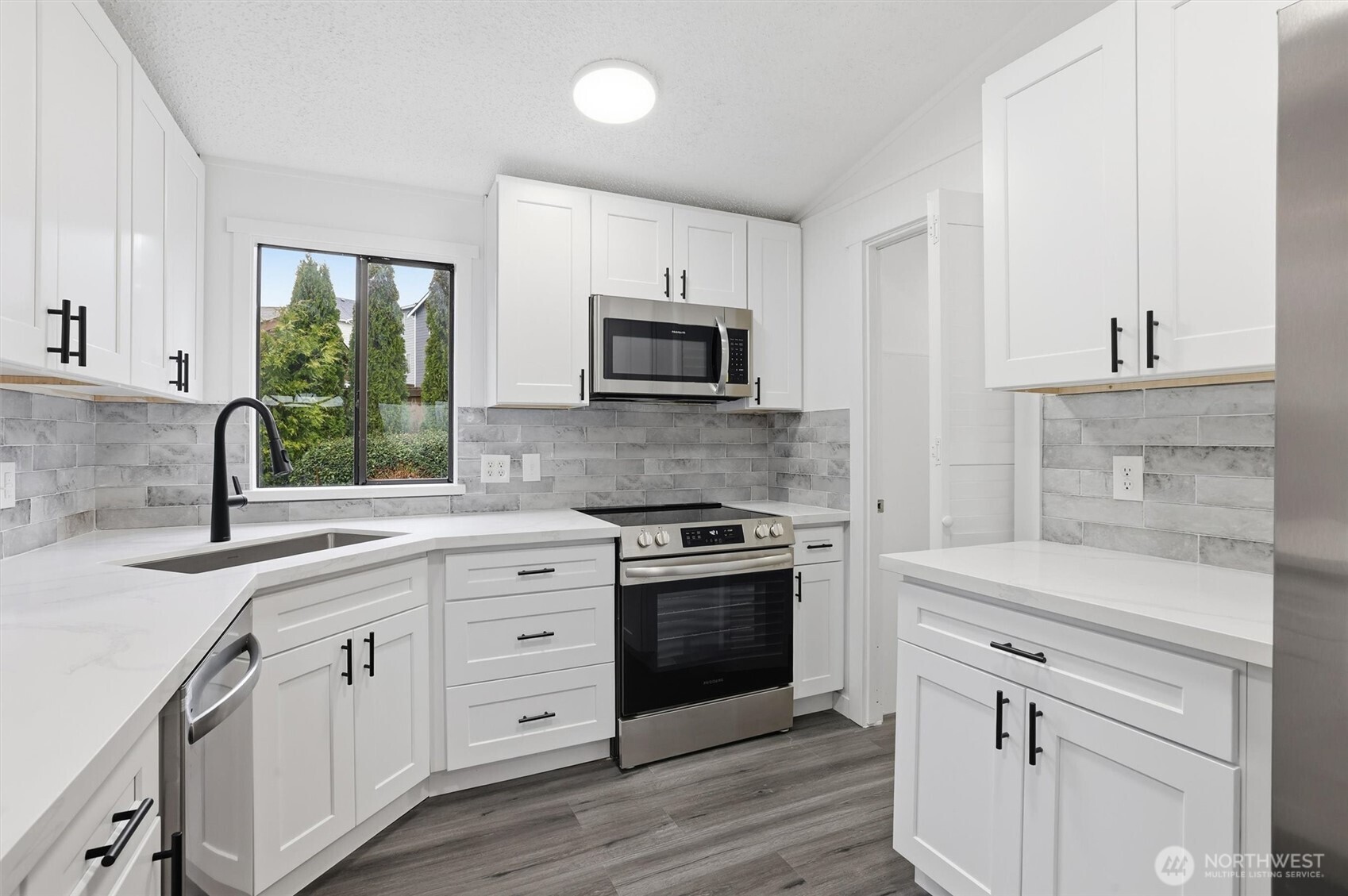 13868 Chain Lake Road Monroe, WA 98272 - Photo 12 of 33