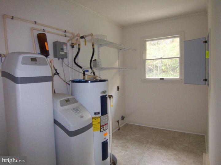 3087 Hourglass Road Hartly, DE 19953 - Photo 6 of 22 Laundry Room