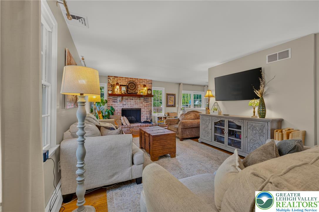 1601 Mitman Road Easton, PA 18040 - Photo 10 of 65