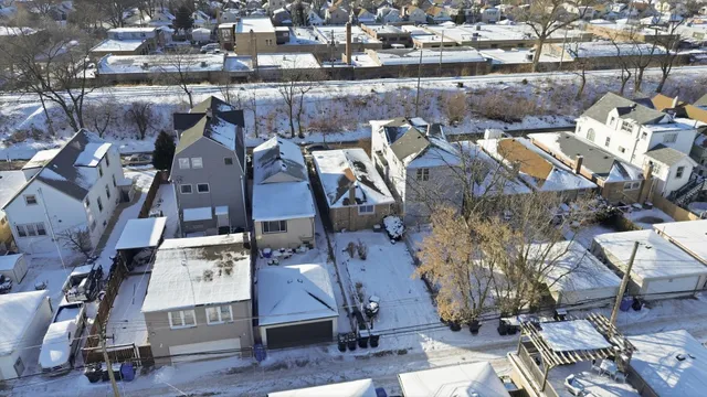 $444,999 | 3415 North Kenton Avenue, Chicago, IL 60641