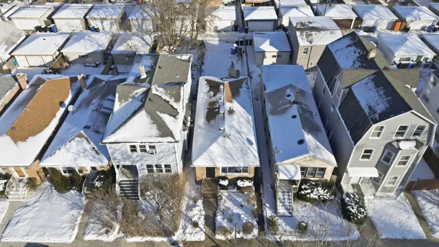 $444,999 | 3415 North Kenton Avenue, Chicago, IL 60641