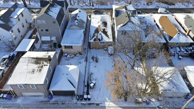 $444,999 | 3415 North Kenton Avenue, Chicago, IL 60641