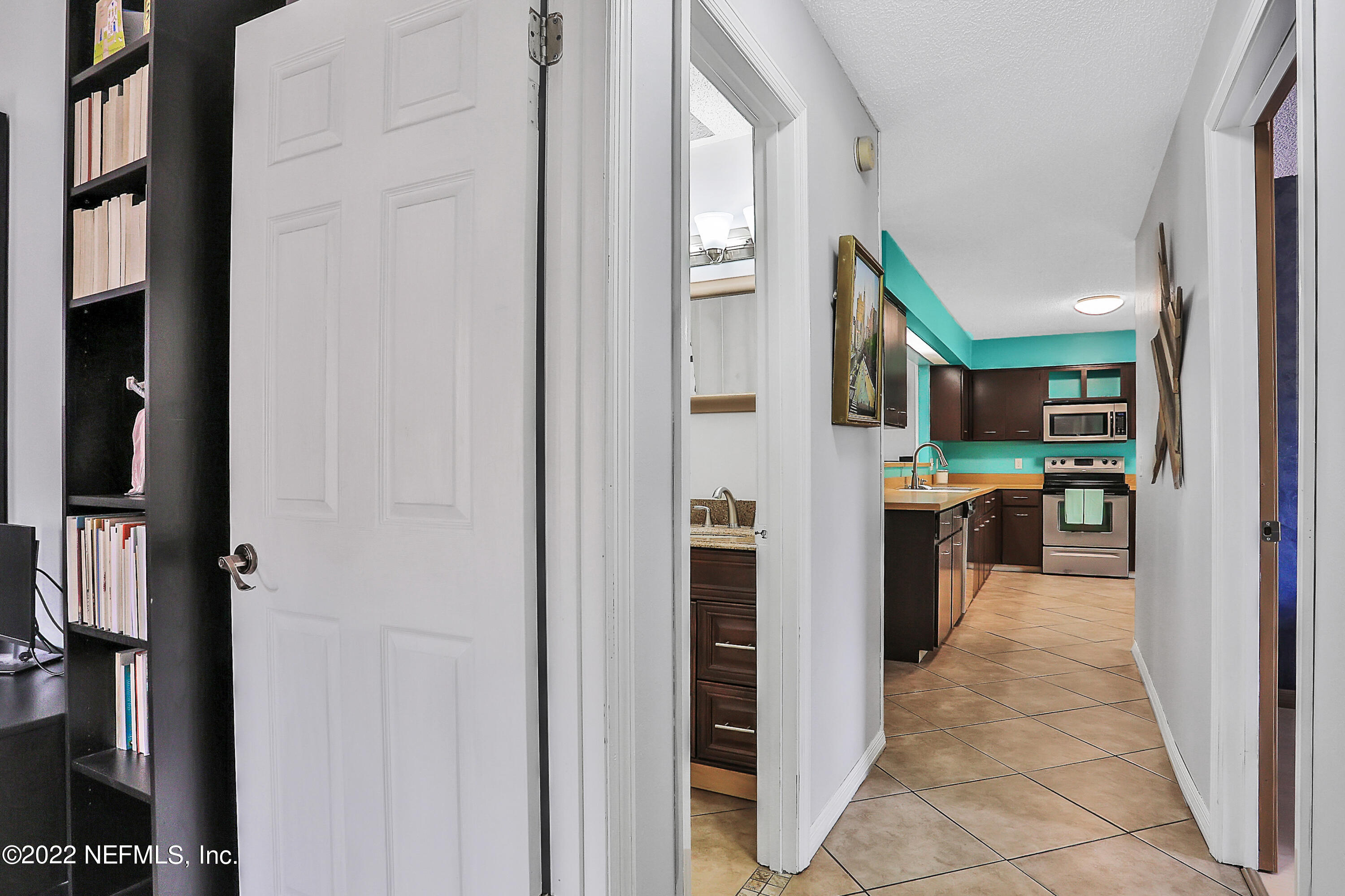 3973 High Pine Road Jacksonville, FL 32225 - Photo 23 of 45 Hallway to owner's suite