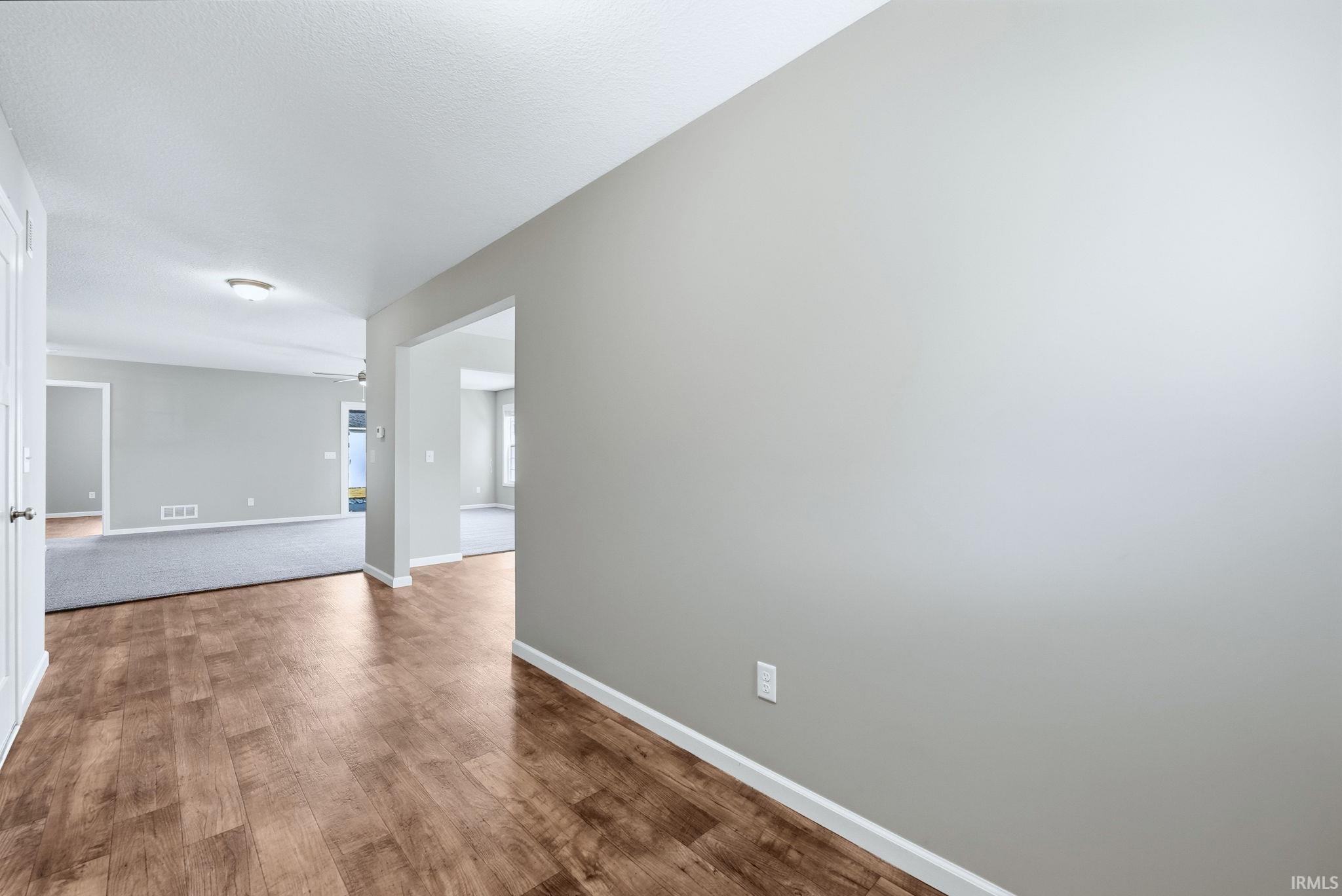 10491 Fieldlight Boulevard Fort Wayne, IN 46835 - Photo 3 of 34
