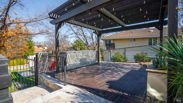 $1,290,000 | 220 Hidden Valley Lane, Vacaville, CA 95688