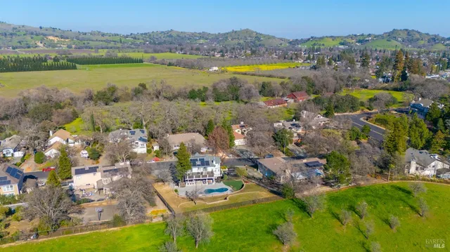 $1,290,000 | 220 Hidden Valley Lane, Vacaville, CA 95688