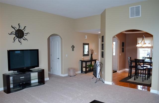13630 Falcon Ridge Cove Fort Wayne, IN 46845 - Photo 9 of 27