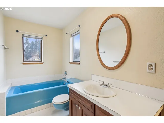 $950,000 | 62111 Lakeview Lane, La Grande, OR 97850