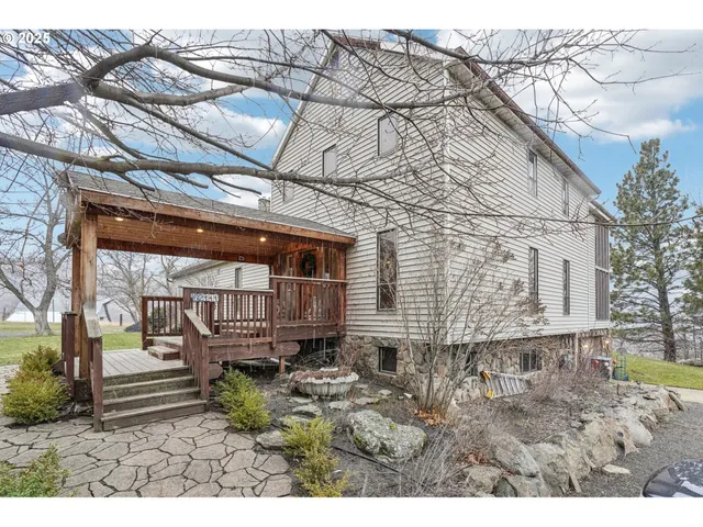 $950,000 | 62111 Lakeview Lane, La Grande, OR 97850