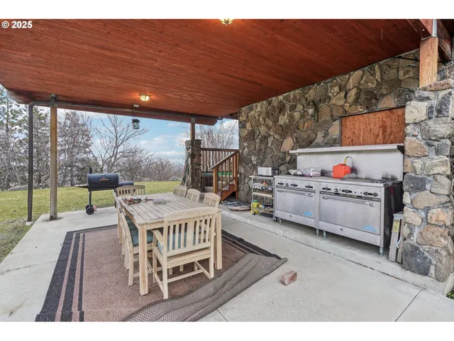 $950,000 | 62111 Lakeview Lane, La Grande, OR 97850