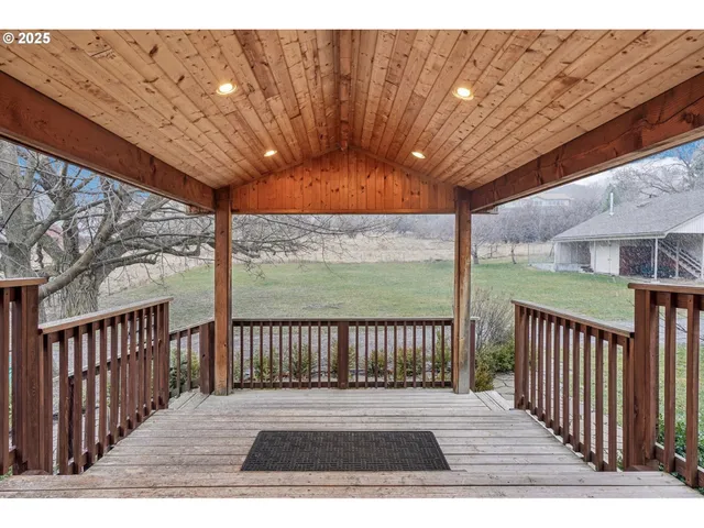 $950,000 | 62111 Lakeview Lane, La Grande, OR 97850