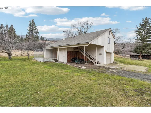 $950,000 | 62111 Lakeview Lane, La Grande, OR 97850