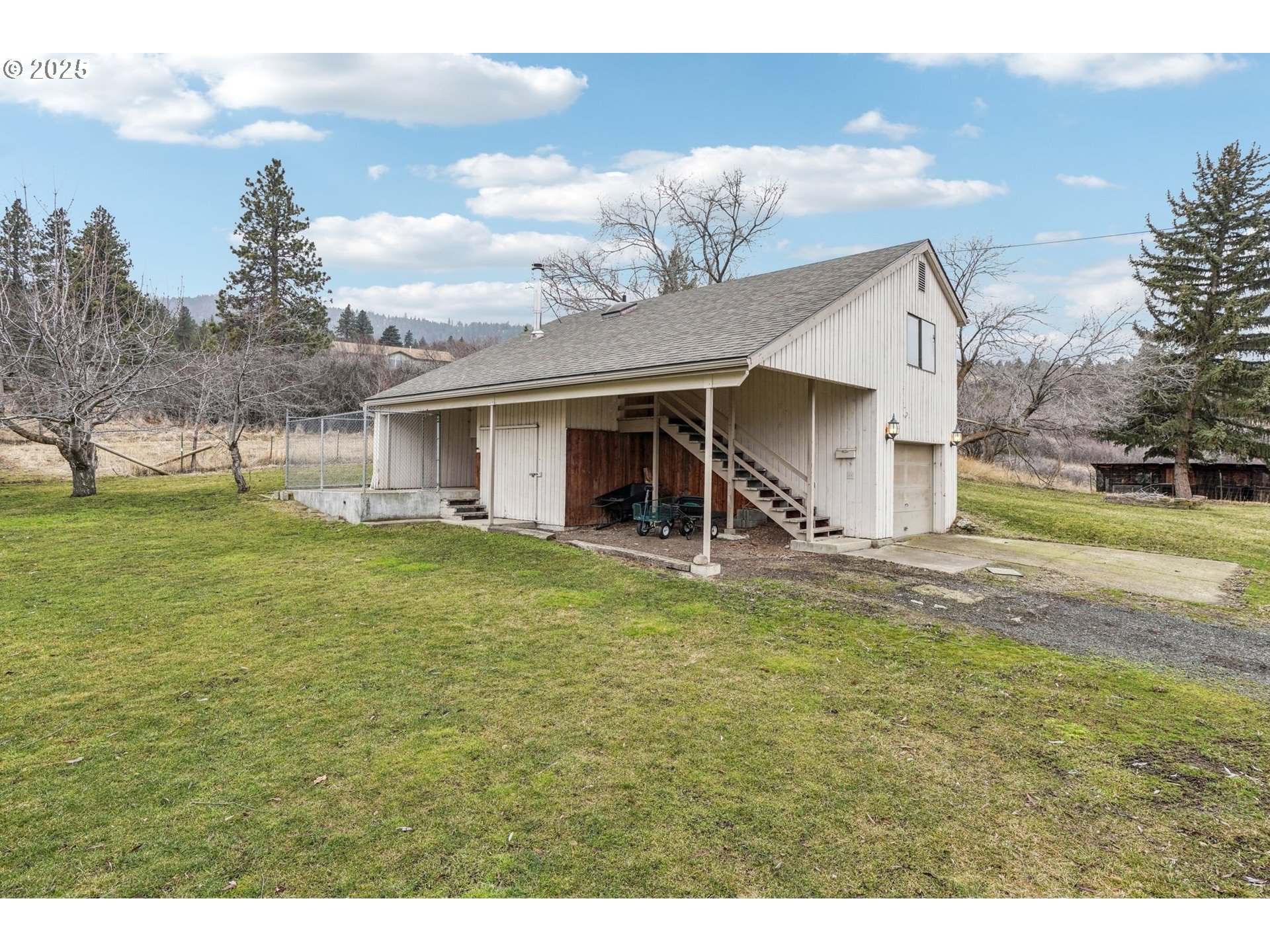 62111 Lakeview Lane La Grande, OR 97850 - Photo 35 of 45