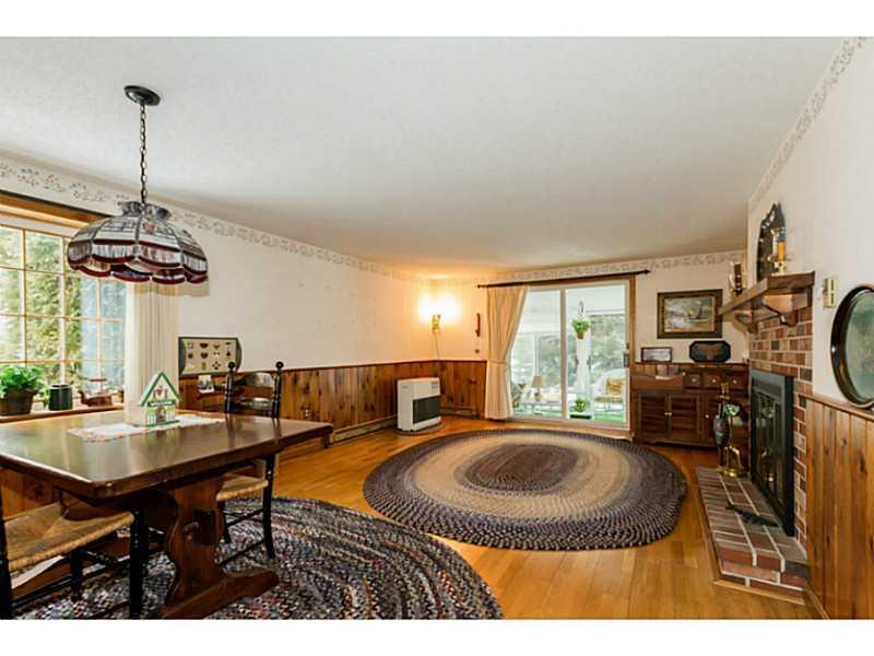 35 Hunts Point Road Cape Elizabeth, ME 04107 - Photo 3 of 22 Den/Family/Great Room.