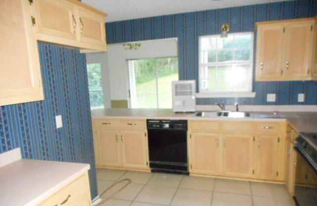 109 Marikesh Drive Daphne, AL 36526 - Photo 2 of 11 KITCHEN
