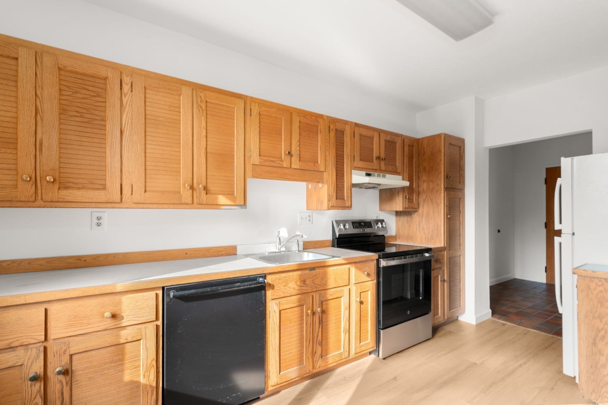 100 Keyes Road, Unit 304 Concord, MA 01742 - Photo 7 of 19 Gallery Image 7