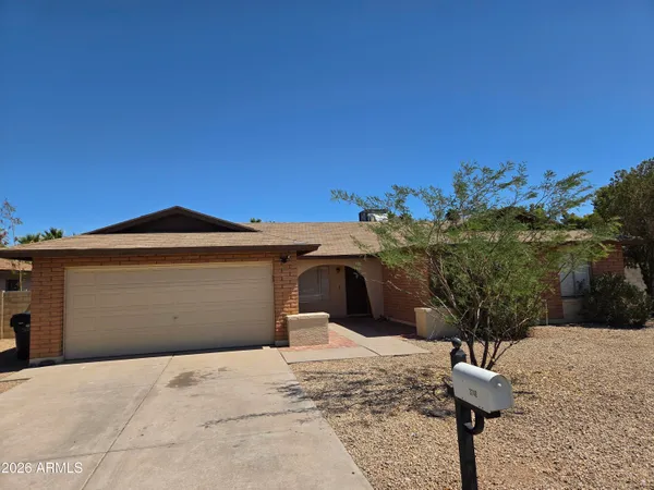 $2,495 | 3746 West Surrey Avenue, Phoenix, AZ 85029
