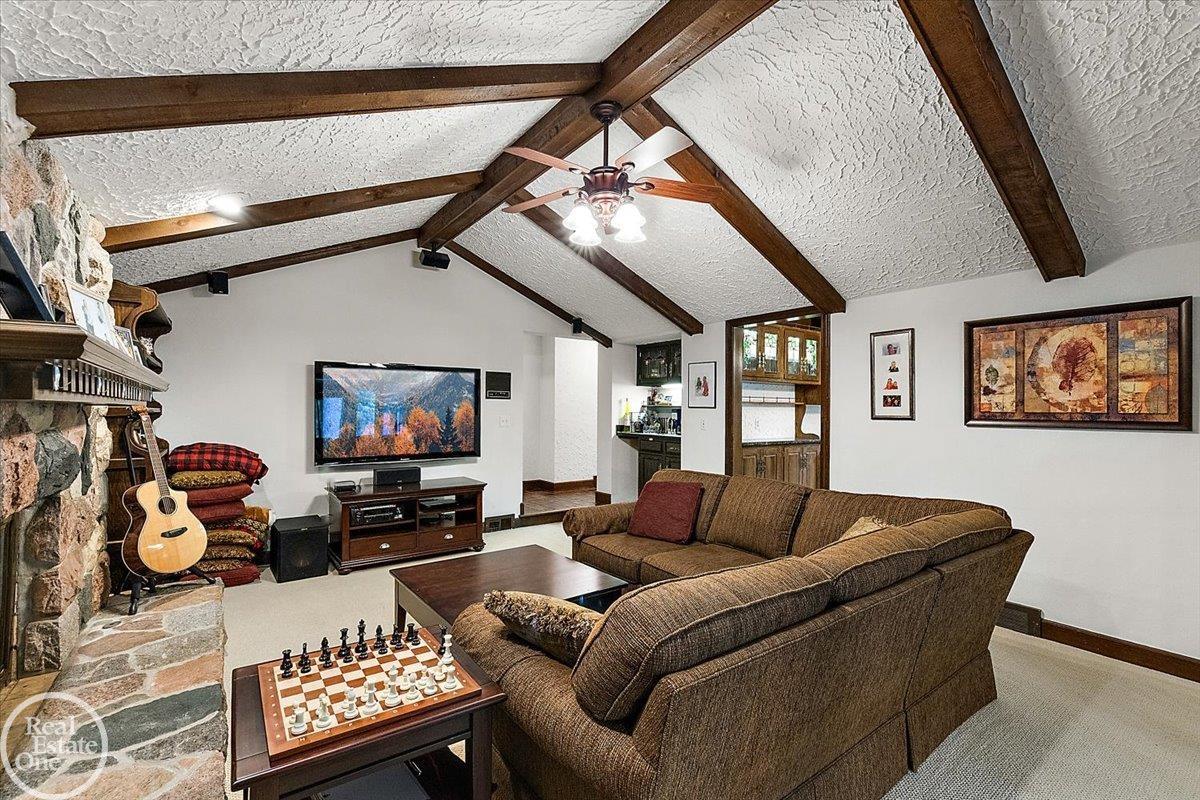 523 Ridgewood Road Rochester, MI 48306 - Photo 17 of 61 Gallery Image 17