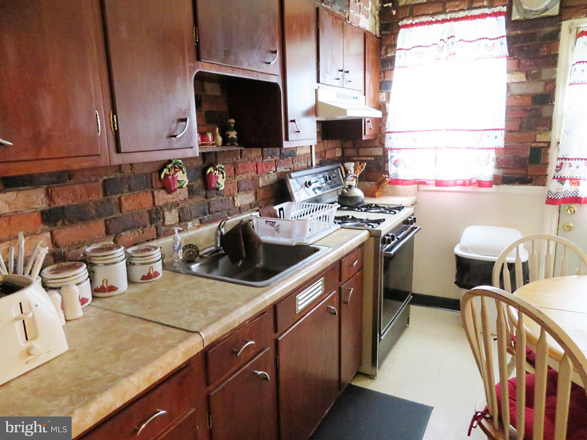 5748 Maplehill Road Baltimore, MD 21239 - Photo 7 of 18 Kitchen