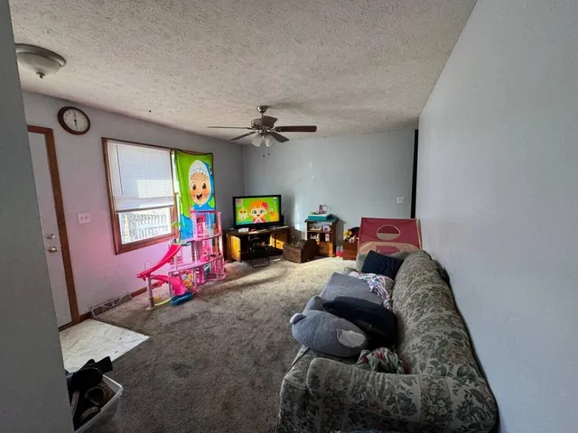 $199,900 | 1217 Daisy Street Southeast, De Motte, IN 46310